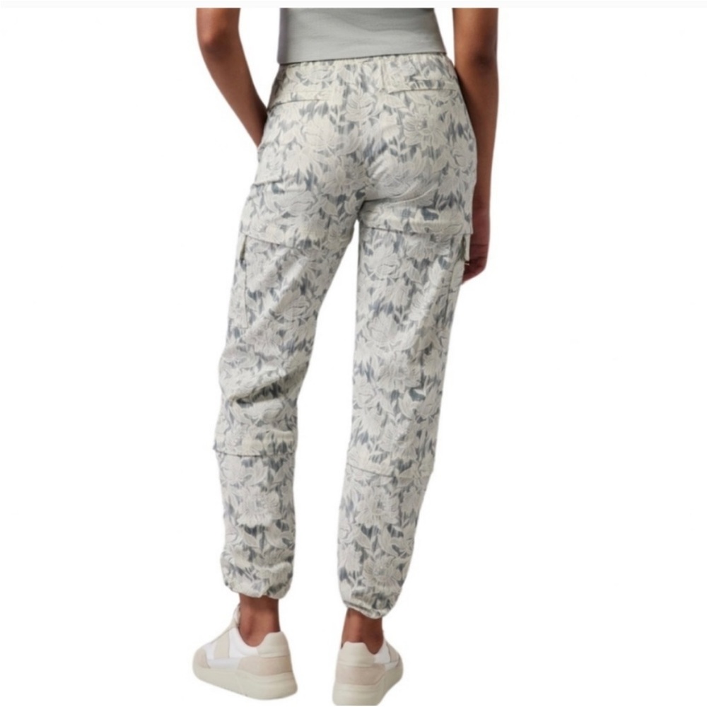 Athleta Trekkie Convertible Hike Pants in Ethereal Bloom